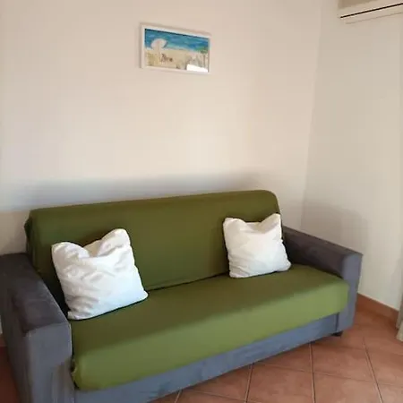 Apartamento Bilocale Con Veranda E Posto Auto Privato