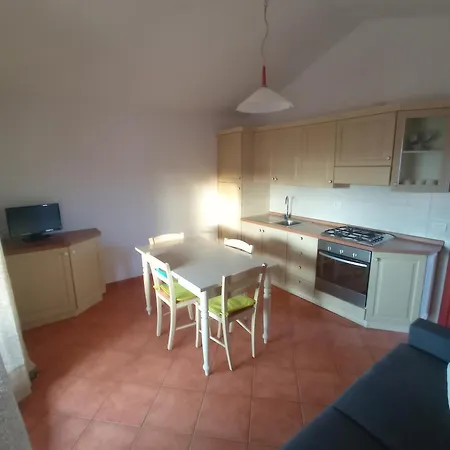 Apartment Bilocale Con Veranda E Posto Auto Privato