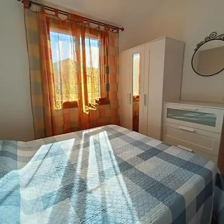 Bilocale Con Veranda E Posto Auto Privato Όλμπια