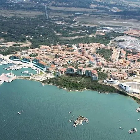 Apartment Bilocale Con Veranda E Posto Auto Privato